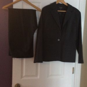 Women's paint suit