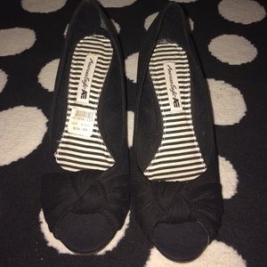 NWT AE Peep Toe wedges