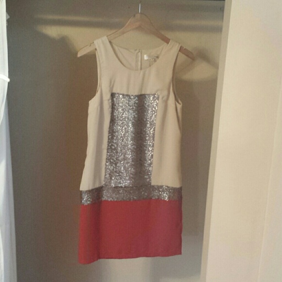 Dress - Picture 1 of 4