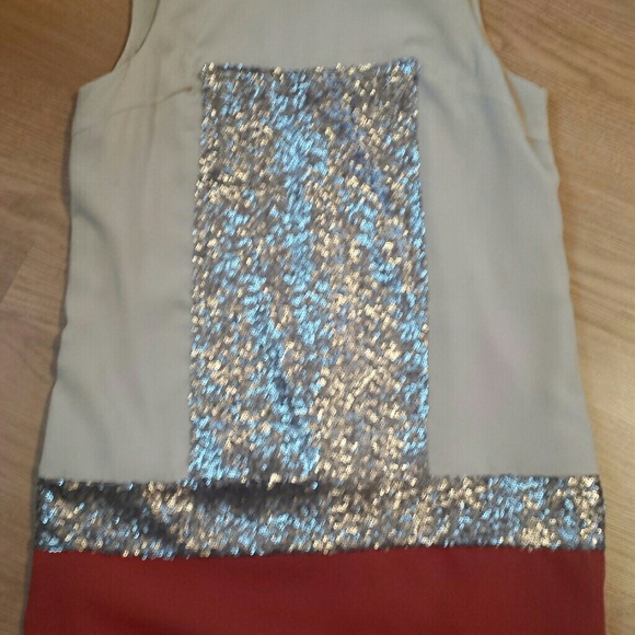 Dress - Picture 2 of 4