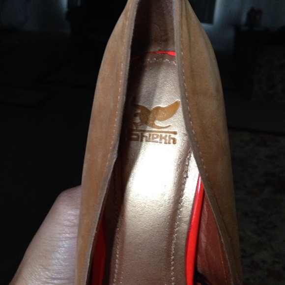 Shiekh Pumps Size 7 - Picture 2 of 3