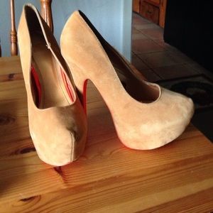Shiekh Pumps Size 7