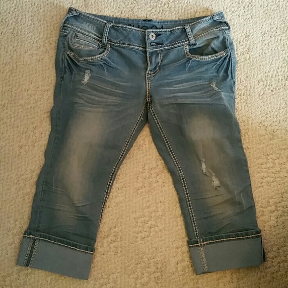 Rue 21 Capris