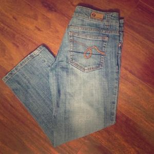 Refuge denim capris!
