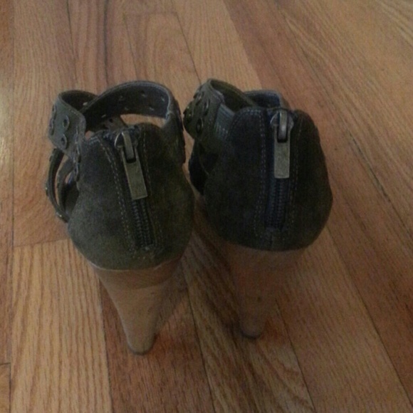 shoe - Picture 3 of 4