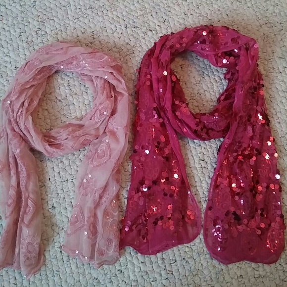 HOLDING FOR@ sparkleigh