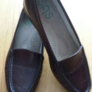 SAS women's brown leather slip on, new never worn.