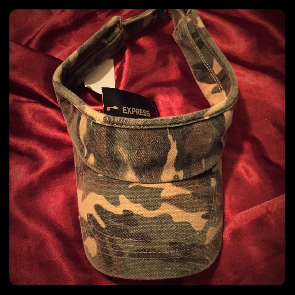 Express Camo Visor