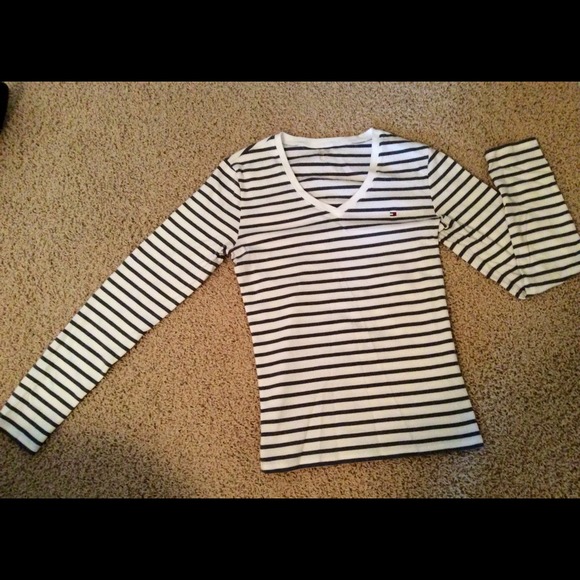 Tommy Hilfiger long sleeve v-neck shirt - Picture 2 of 2