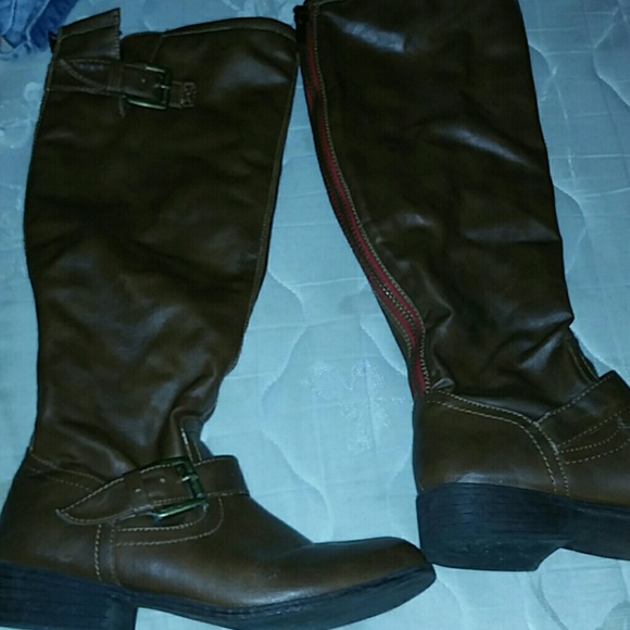 Brown boots