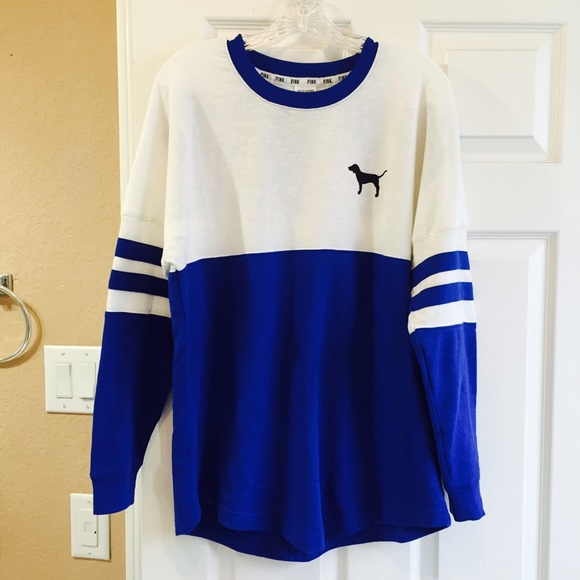 ❌ SOLD SOLD ❌ Pink by VS sweatshirt - Picture 2 of 3