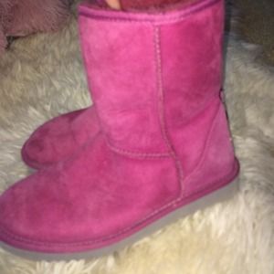 Pink Uggs size 6