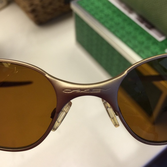 authentic oakley authentic oakley