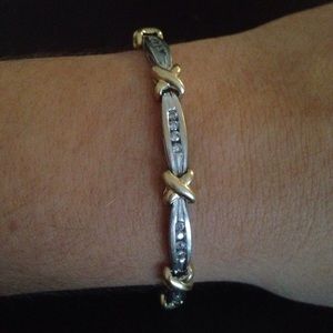 Diamond Bracelet. 14K white/yellow gold.