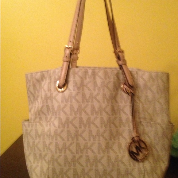 Michael kors bag,