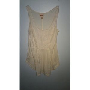 Laced flower tan top!
