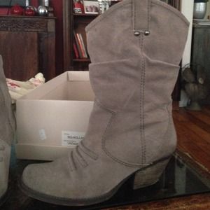 Cowboy gray BCBG booths