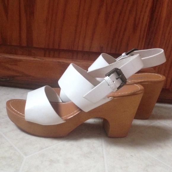 Wooden platform heel