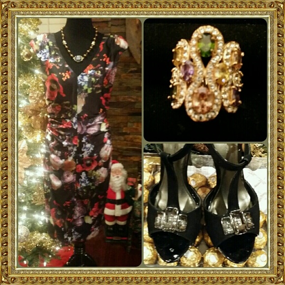 🎉🎉HP 6/29🎉🎉Beautiful flowers print Dress