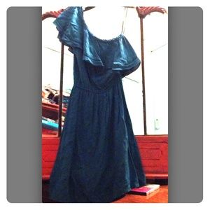 Pretty turquoise, one shoulder dress!