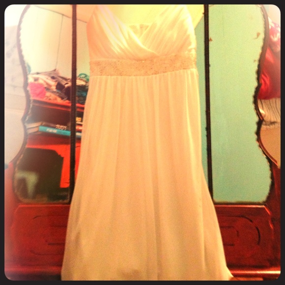 Gorgeous white dress!