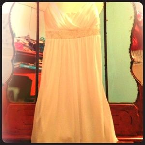 Gorgeous white dress!