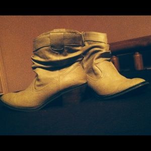 Heals, tan, fabulous, don't really want to give up