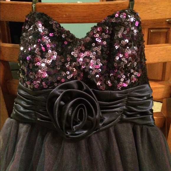 💜LIKE NEW💜 short purple sparkle dress - Picture 4 of 4