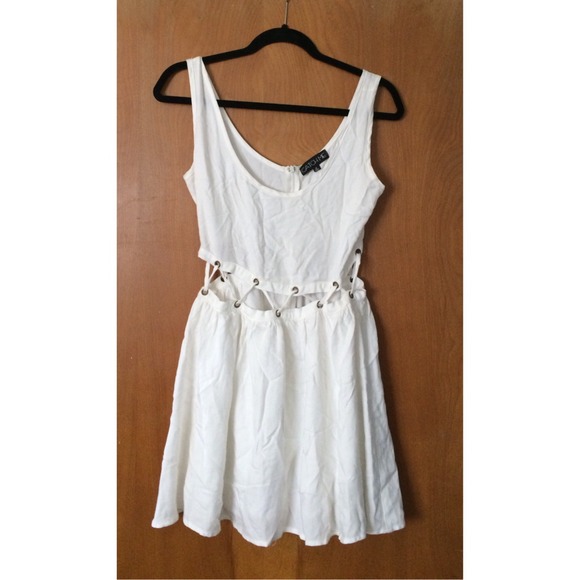 Catchme Dresses & Skirts - ⚠️TRADED⚠️ White cotton dress