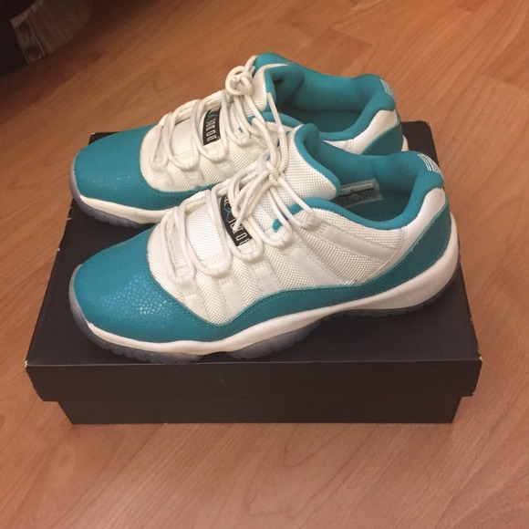 Jordan Aqua 11s