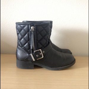 Black quilted ankle boots