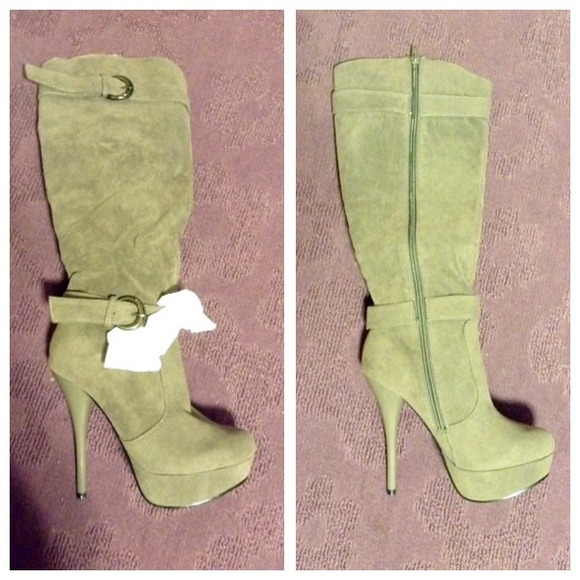 Grey heel knee hight boots