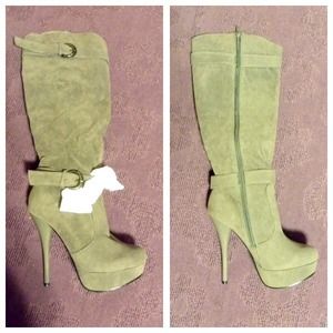 Grey heel knee hight boots
