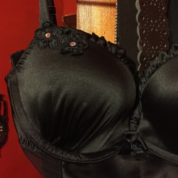 Victoria secret lingerie - Picture 2 of 3