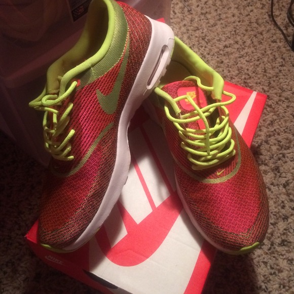 Running shoes