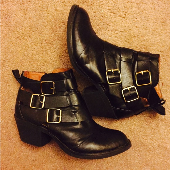 Ankle booties !