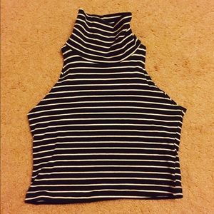 Turtle neck stripe crop top