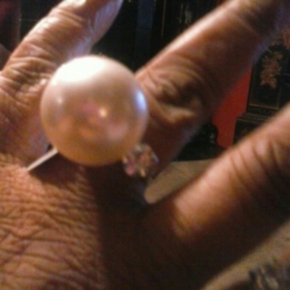 Ring - Picture 3 of 3