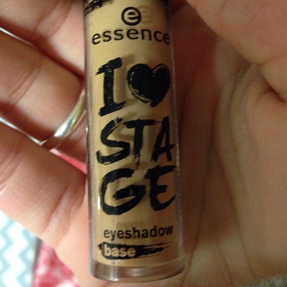 Eyeshadow Base - Picture 2 of 4