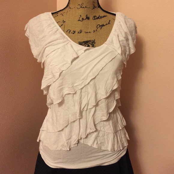 White top - Picture 2 of 4