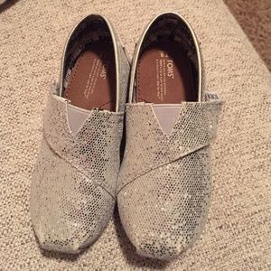 Kids toms size 8t