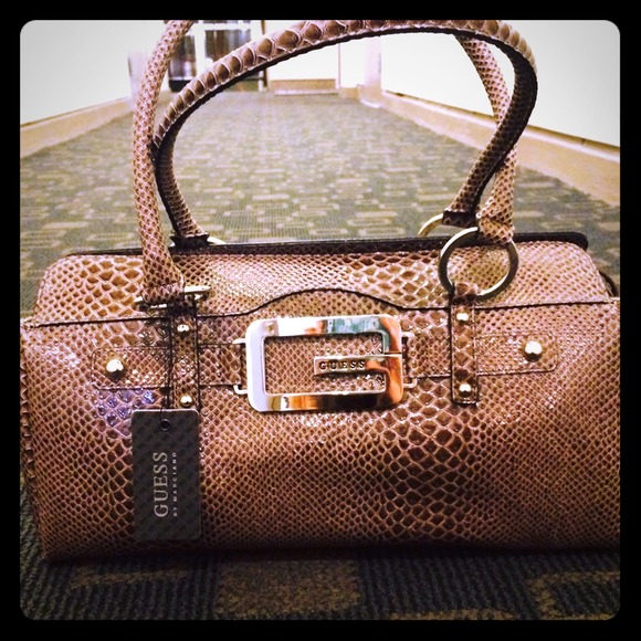 Guess brand snake skin print handbag 👜