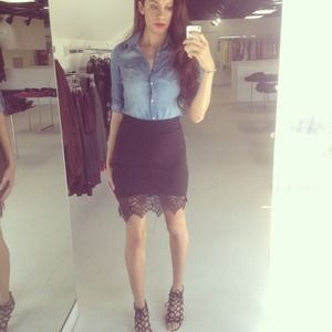 Lace skirt
