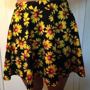 Daisy high-waisted skirt
