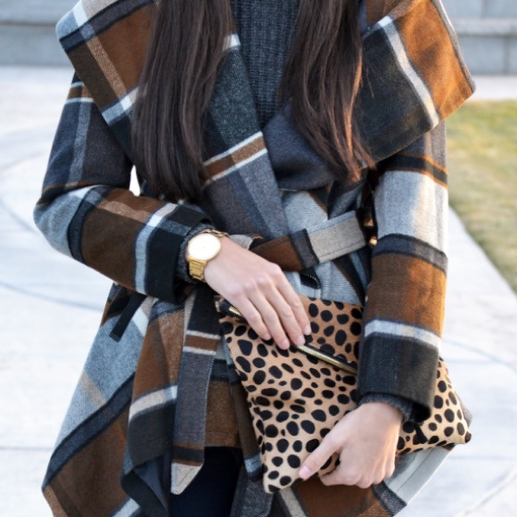 🚫SOLD🚫 Plaid Coat - Picture 2 of 4