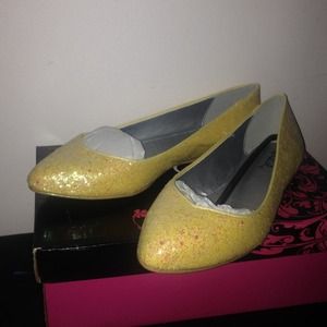 Yellow glitter flats