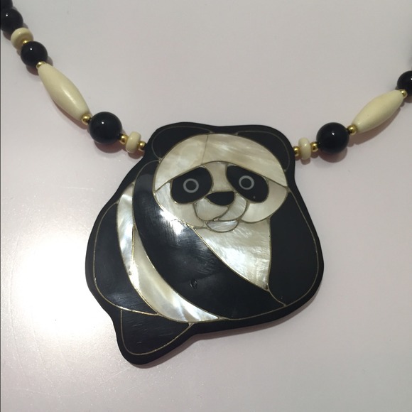 🆕 Wood & Mother of Pearl Panda Necklace - Picture 2 of 3