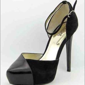 NWT Carlos Santana black heels