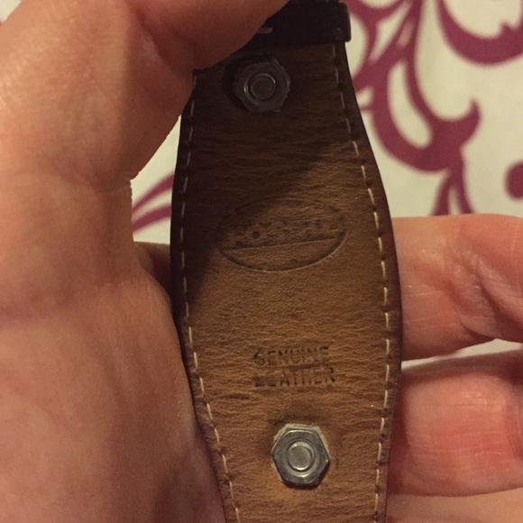 Fossil watch with red leather band - Picture 2 of 4