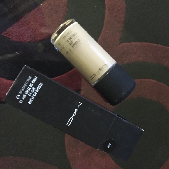 Fluid foundation